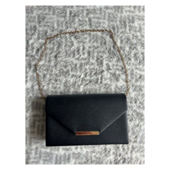 BLACK & GOLD PURSE - Picture 1 of 2